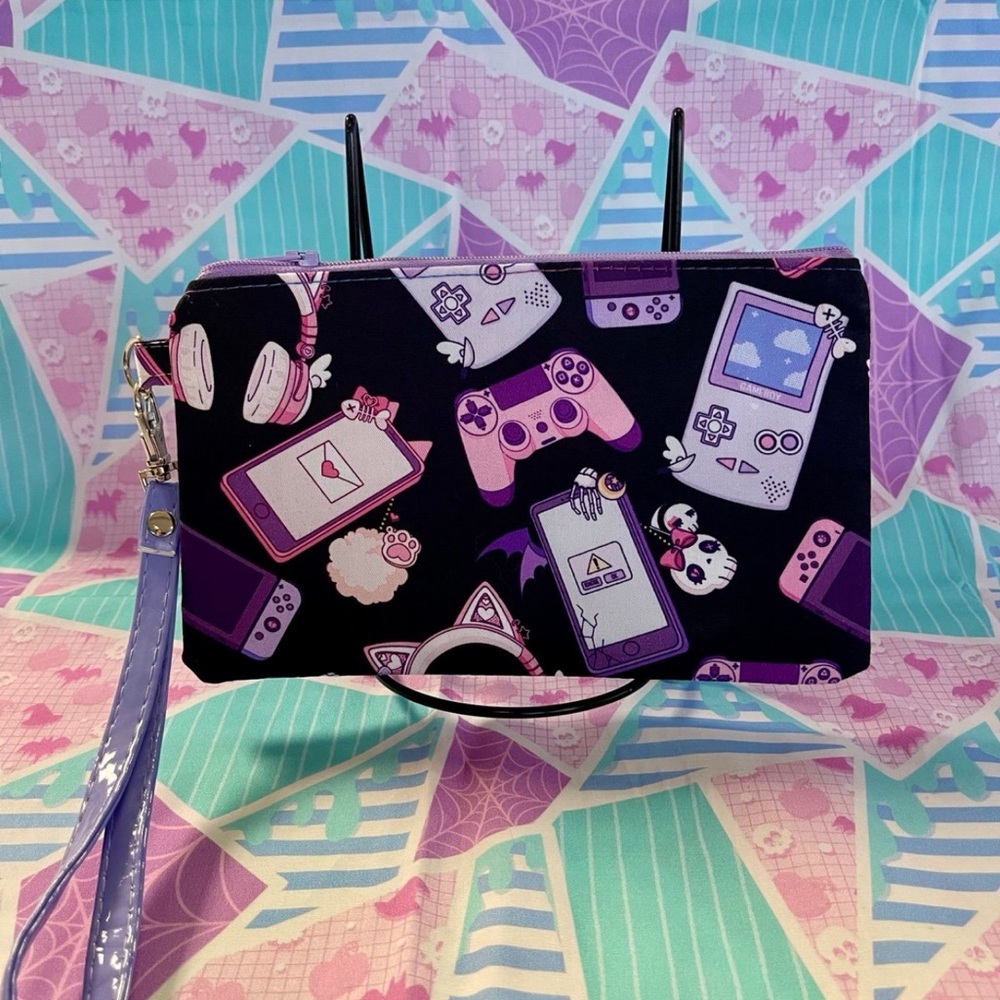 Gamer Girl Pouch